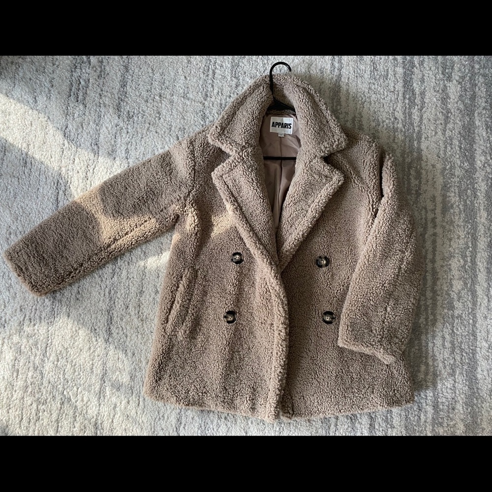 APPARIS Faux Shearling Short Coat